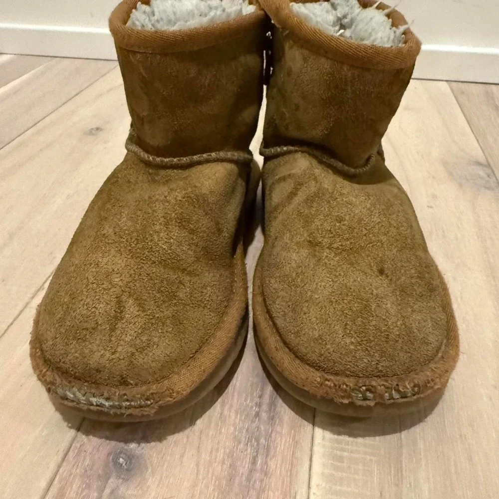 Brown UGG boots, Size US 12 #shearling #boots